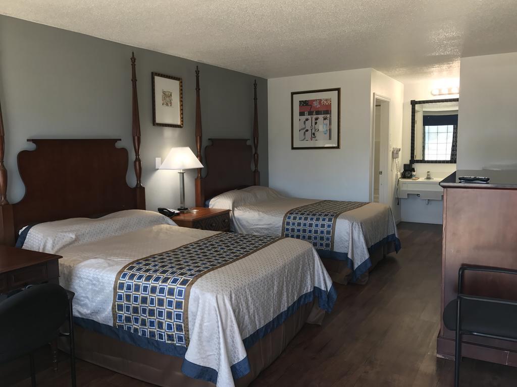 Americas Best Value Inn & Suites Расселлвилл Экстерьер фото
