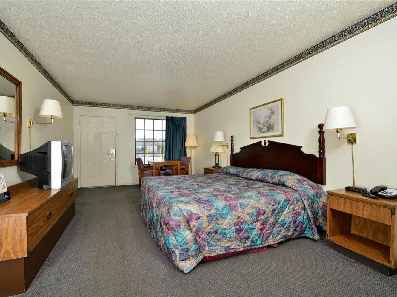 Americas Best Value Inn & Suites Расселлвилл Экстерьер фото